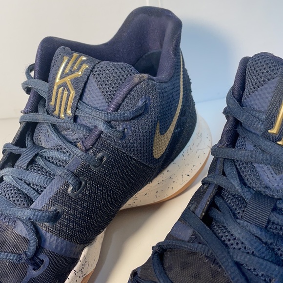 Kyrie 3 size 12 Obsidian/Metallic Gold Summit White - Picture 8 of 12